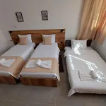 Mikas Appartement *
